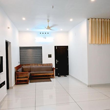 Elamkulam Penthouse - 3Bhk Ac With Kitchen - Kochi Διαμέρισμα Chottanikara Εξωτερικό φωτογραφία