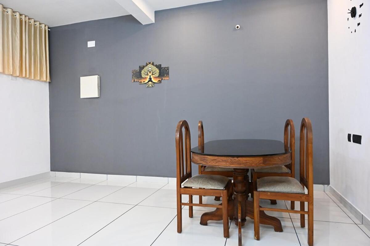 Elamkulam Penthouse - 3Bhk Ac With Kitchen - Kochi Διαμέρισμα Chottanikara Εξωτερικό φωτογραφία